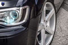 Chrysler 300 - Close Up Shot Of Rohana Spokes