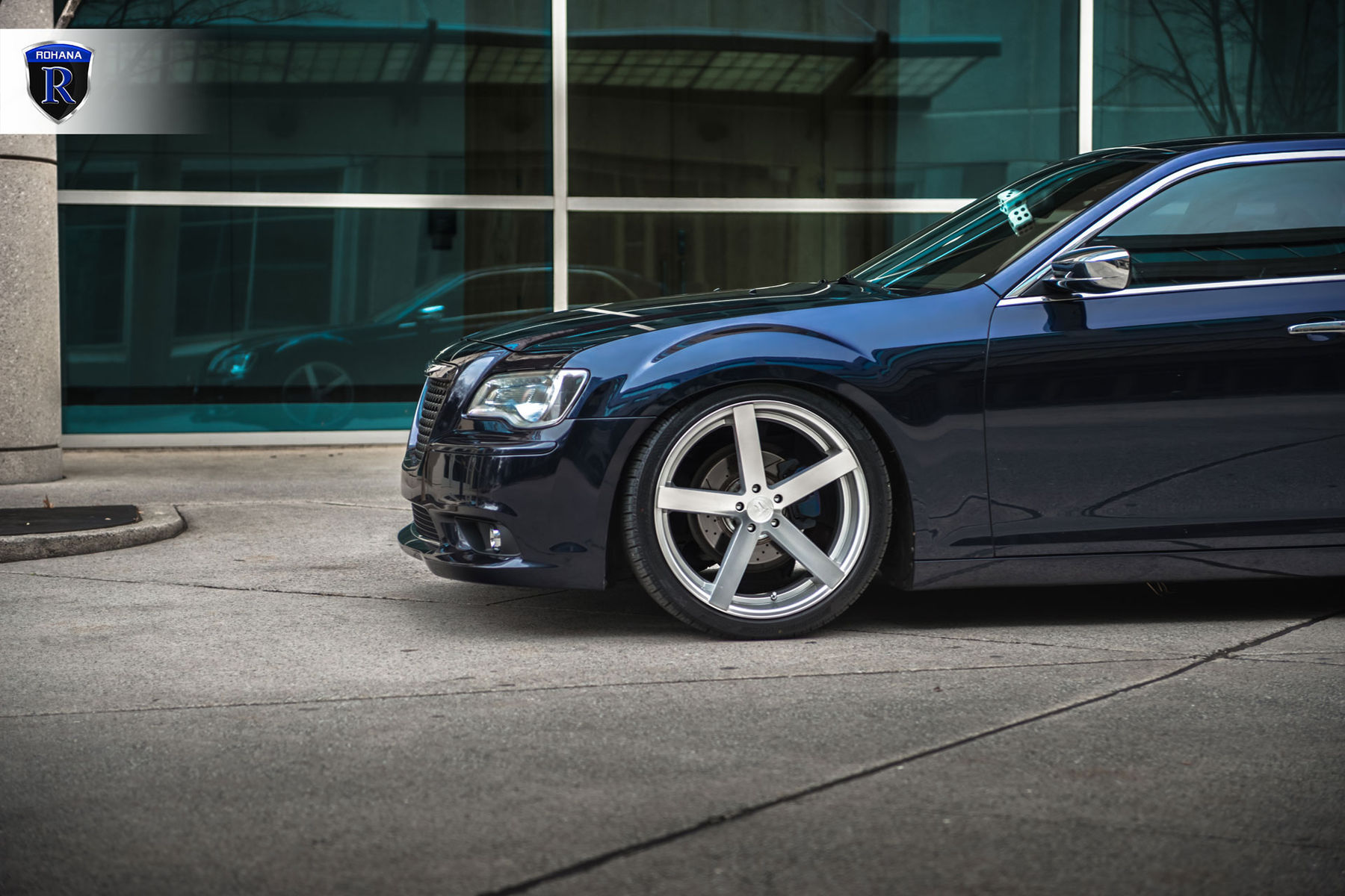 2016 Chrysler 300 | Chrysler 300 - Front Right Wheel