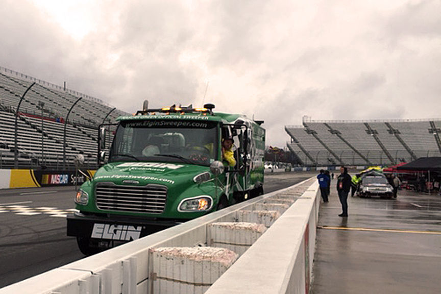 2013 Chevrolet Silverado 1500 | Kroger 250- Martinsville Speedway Rain Delay
