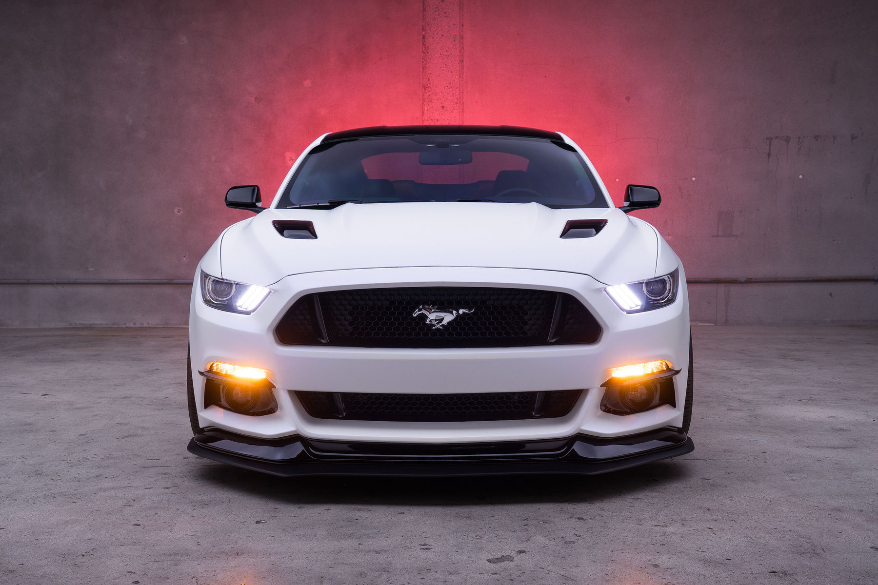 2015 Ford Mustang | 2015 Motoroso Ford Mustang Front With Lights