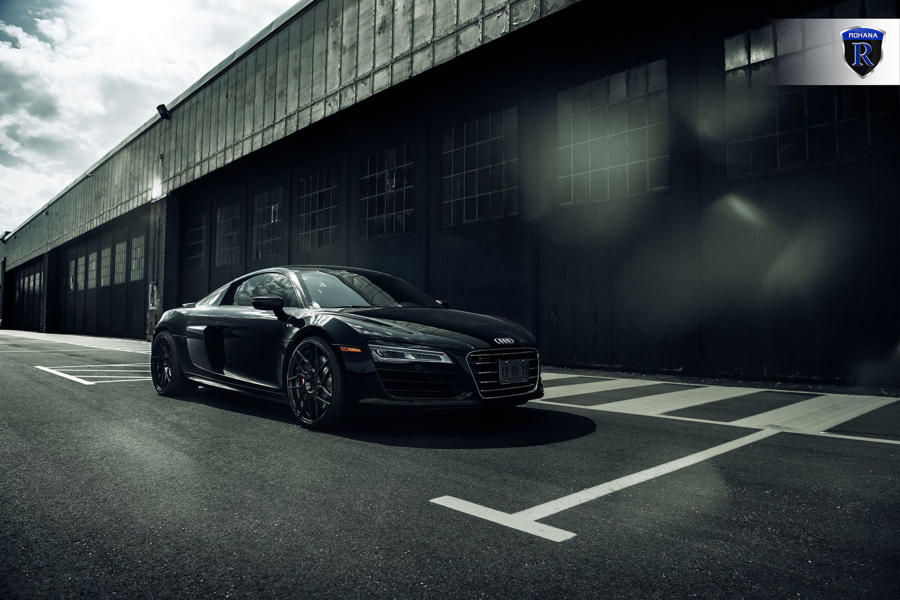 2016 Audi R8 | Black Audi R8 - Side