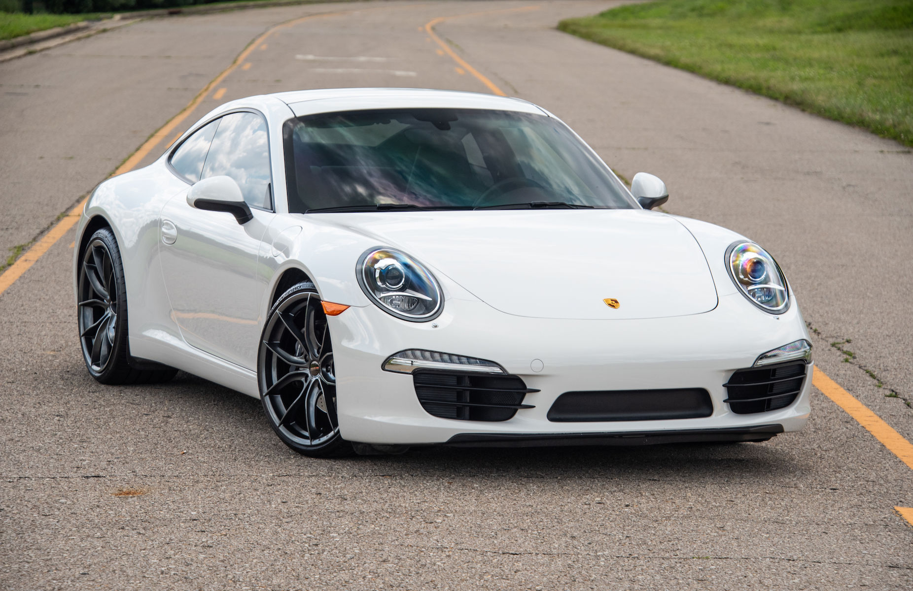 2019 Porsche 911 | Brian Urlage's 991 Porsche 911 Carrera on Forgeline Flow Formed F01 Wheels