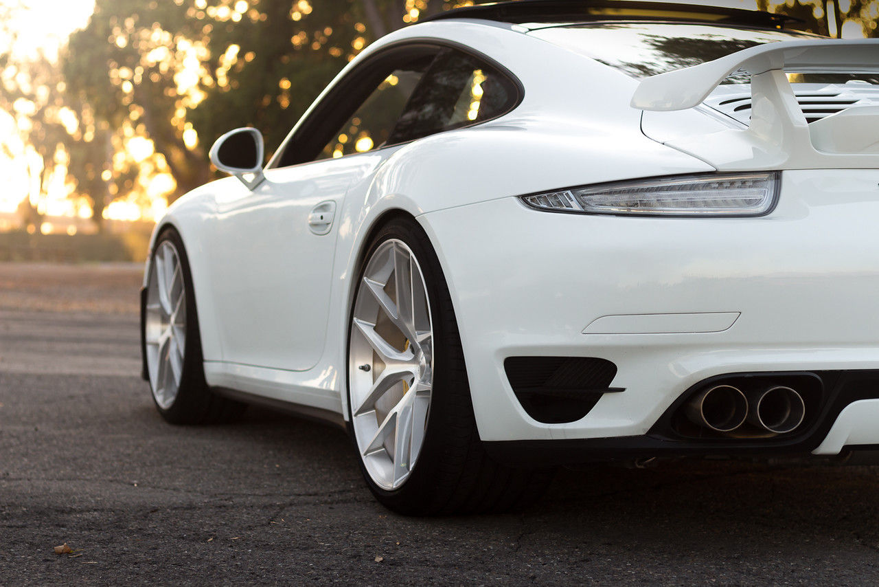 2016 Porsche 911 | Dmitriy Solovyev's Porsche 991 Turbo S on Forgeline One Piece Forged Monoblock VX1 Wheels