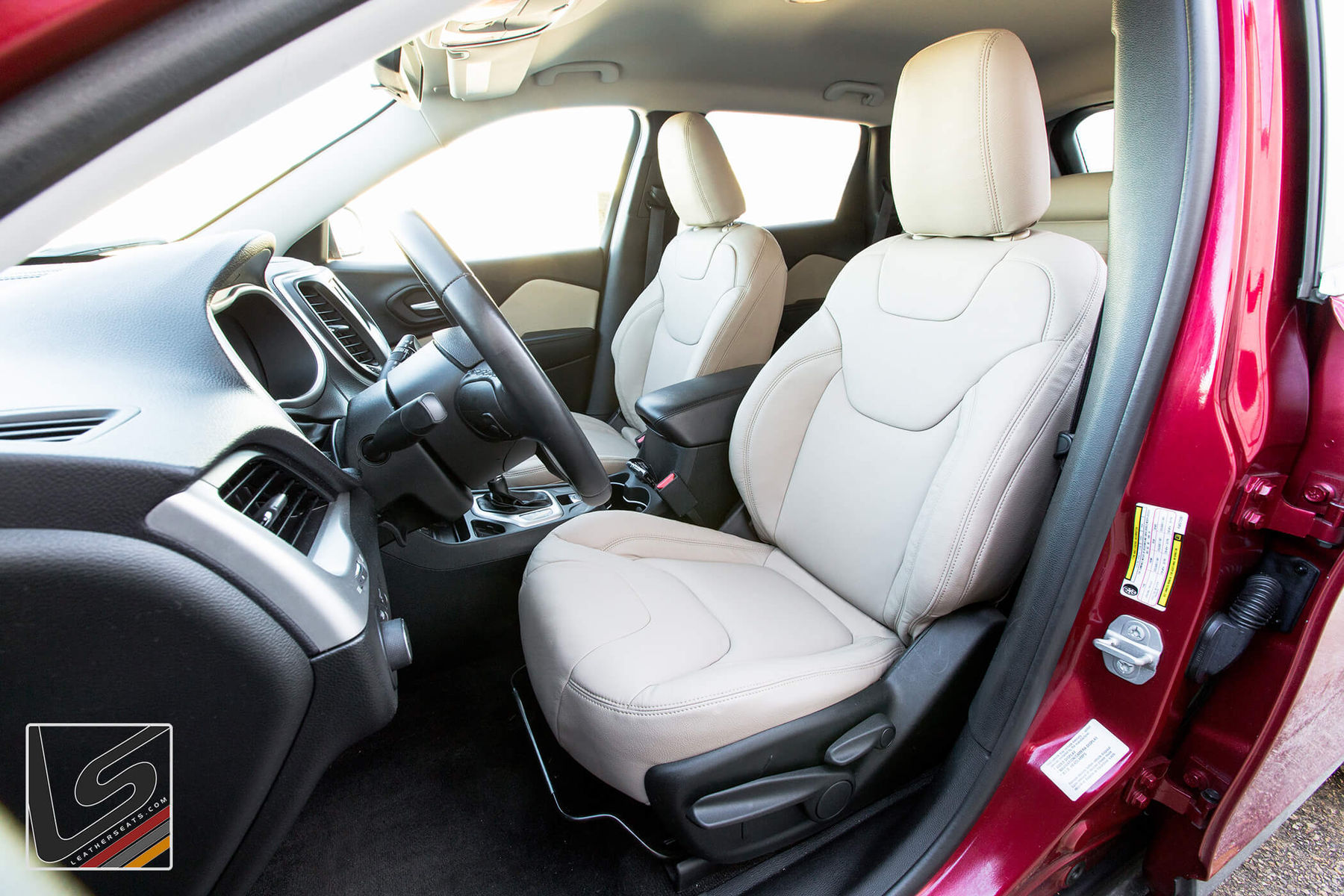 2015 Jeep Cherokee | 2015 Jeep Cherokee Interior By LeatherSeats.com