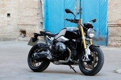R Nine T