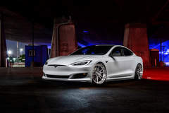 White Tesla Model S - ADV.1 ADV5.2 M.V2 SL Wheels