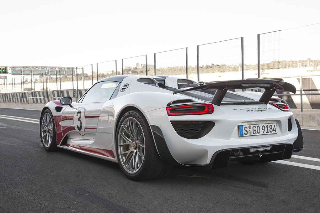 2015 Porsche 918 Spyder | '15 Porsche 918 Spyder Weissach Package
