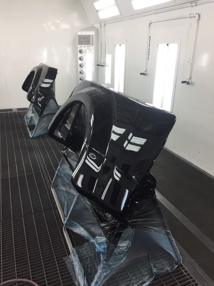 2019 Ford F-350 | 2019 Ford F-350 Lariat DRW Crew Cab 4X2 by Extang Truck Bed Covers - Paint FordSEMA
