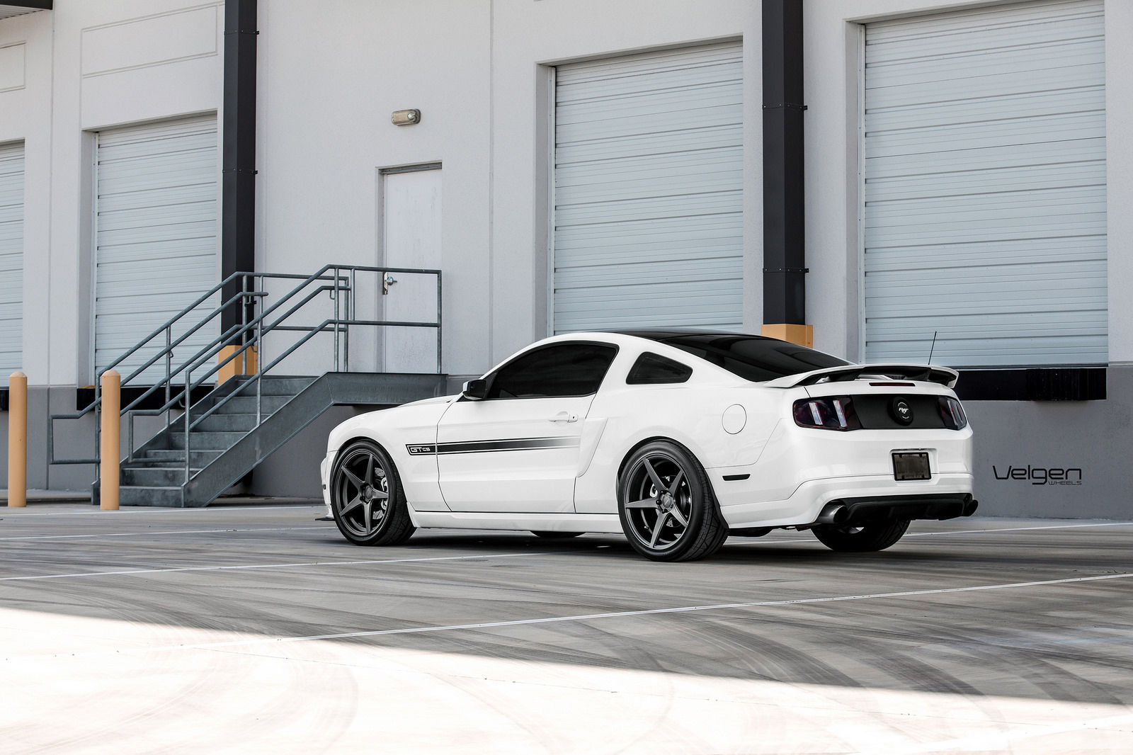 2011 Ford Mustang | White Mustang GT/CS on Velgen Wheels Classic5 Matte Gunmetal 20x9 & 20x10.5