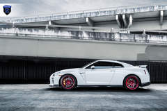 White Nissan GTR - Side