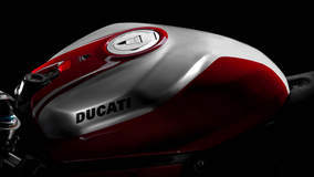 Ducati 1199 Panigale R - Italian Styling