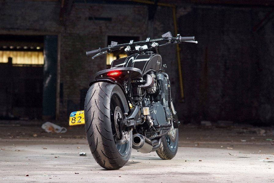  Suzuki GSX-R1100 | Nozem Motorbikes Gixxer Bobber