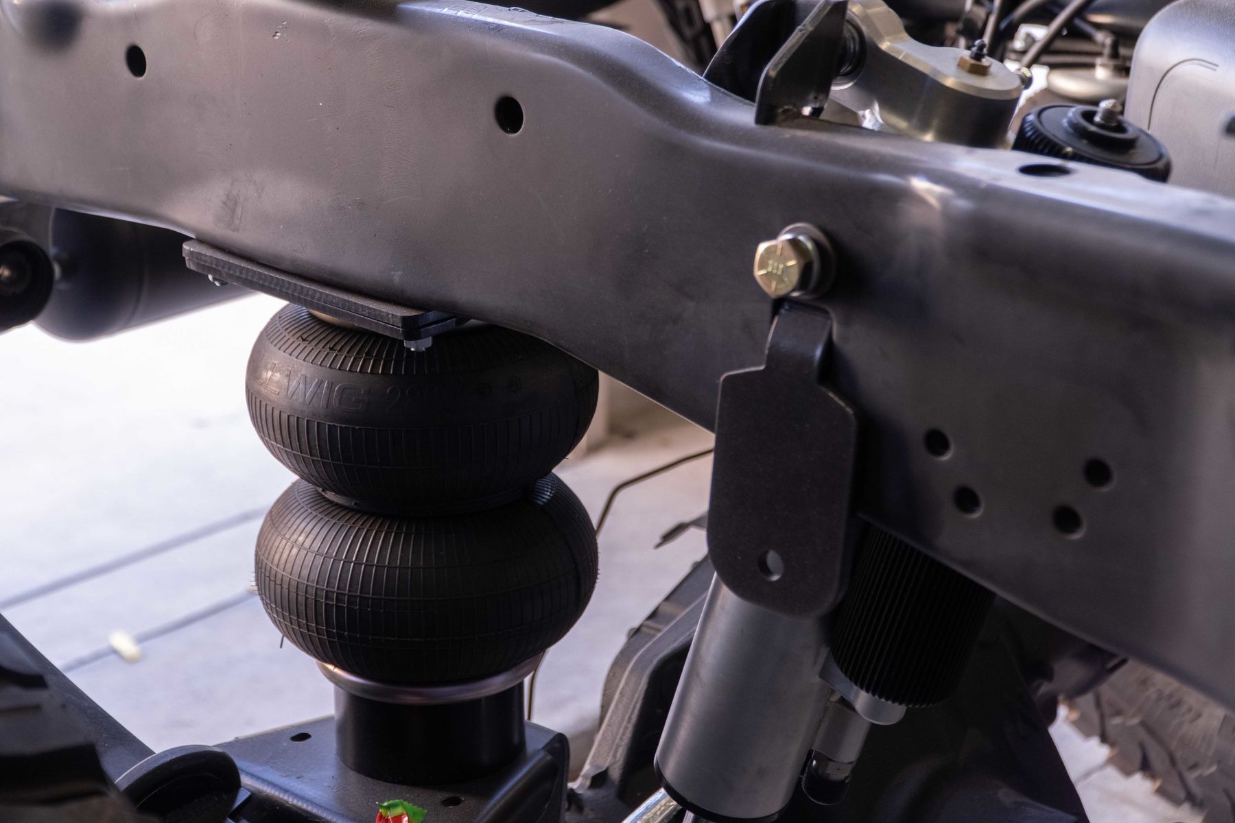2020 Ford F-250 Super Duty | 2020 Ford F-250 XLT SRW Crew Cab 4x4 “Baja Forged” By LGE-CTS Motorsports - frame airbags