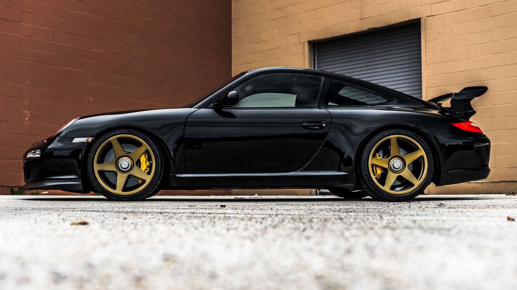 2011 Porsche 911 | Roadster Shop-Prepped Porsche 997 GT3 on Center Locking Forgeline One Piece Forged Monoblock FF1 Wheels