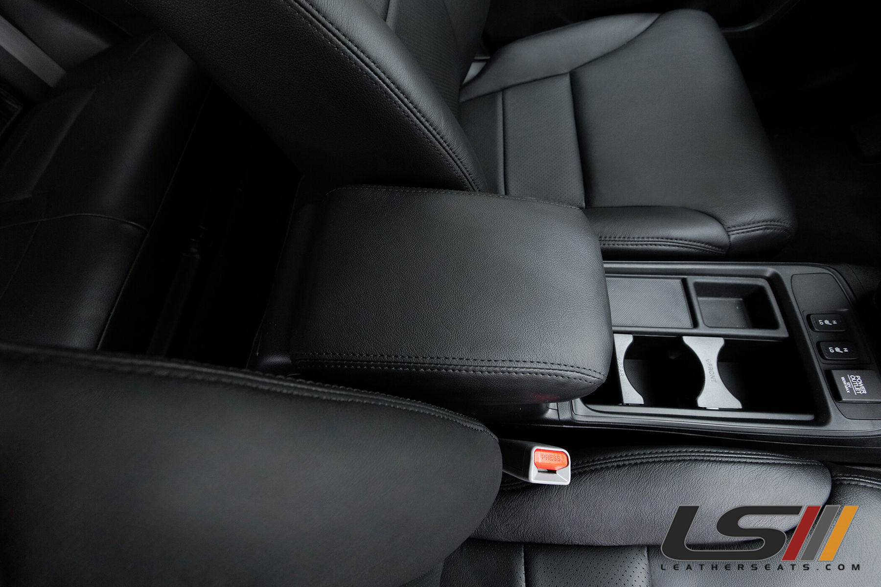 2015 Honda CR-V | 2015 Honda CR-V Interior By LeatherSeats.com