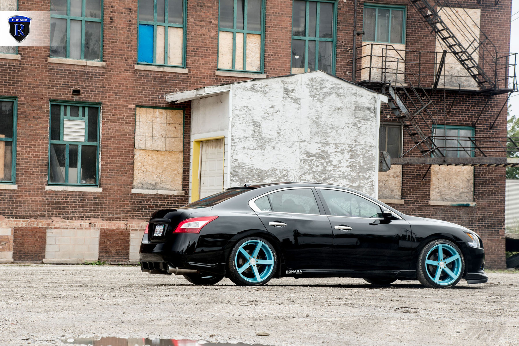 2015 Nissan Maxima | Black Nissan Maxima - Side Wheel Shot