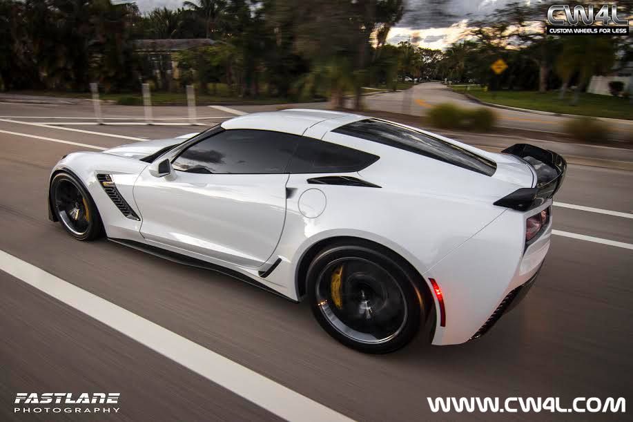 2015 Chevrolet Corvette Z06 | White C7 Corvette Z06 on Forgeline One Piece Forged Monoblock VX1 Wheels in Black Chrome PVD - Rolling Shot