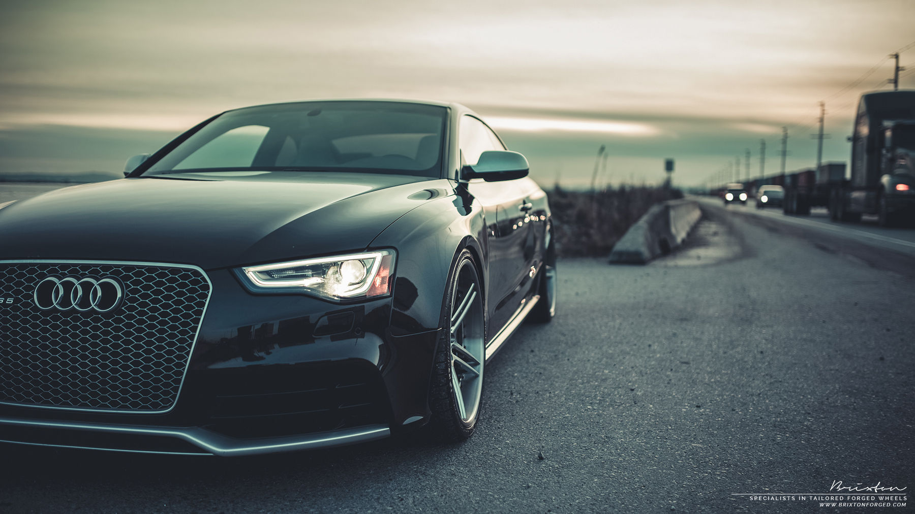 Audi am. Audi rs5 Coupe обои 2к. Ауди rs5 черная на рабочий стол. Ауди rs5 купе черная на рабочий стол. Brixton Forged обои.