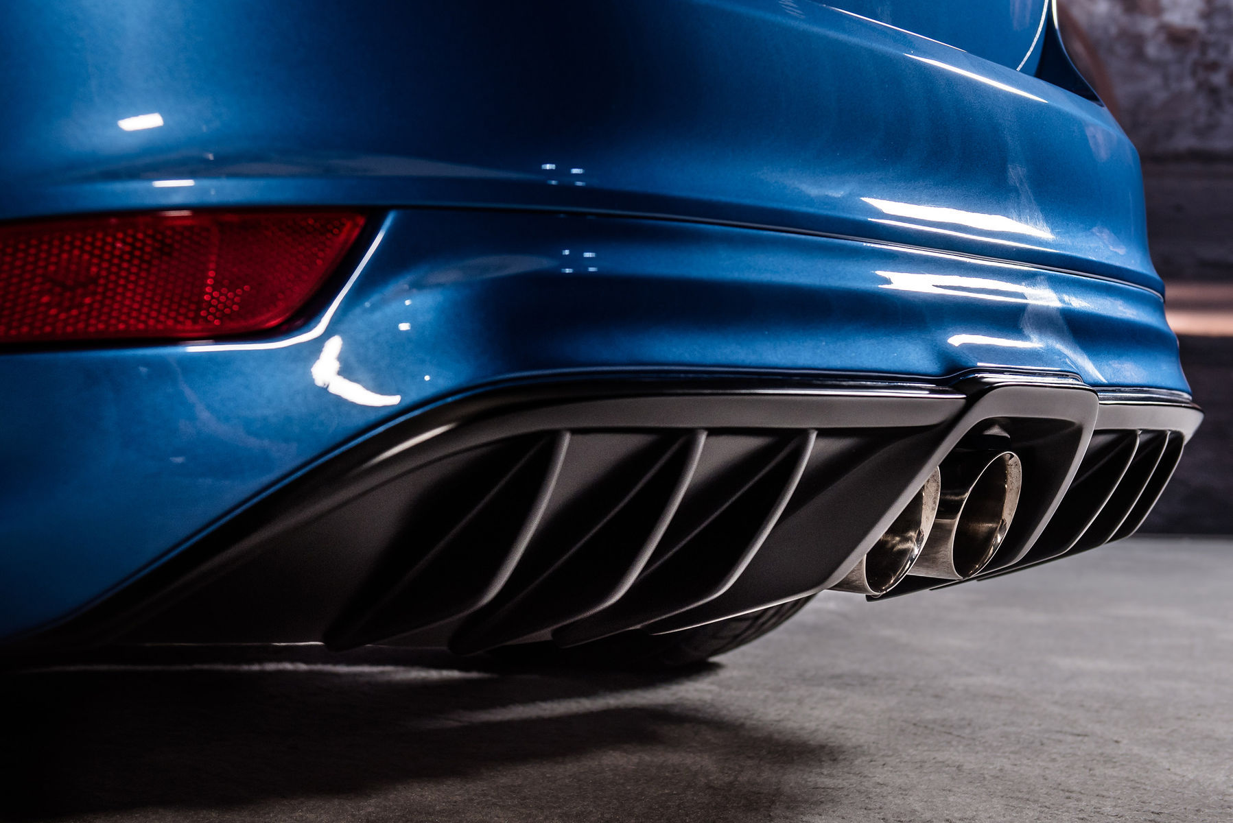 2016 Ford Focus ST | 2016 Ford Focus ST by Cinemotive Media - Dual Center Exhaust #FordSEMA