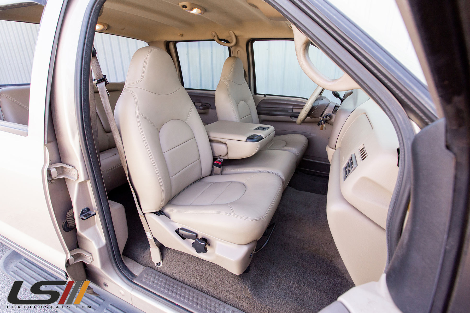 1999 Ford F-250 | 1999 Ford F250 Interior By LeatherSeats.com