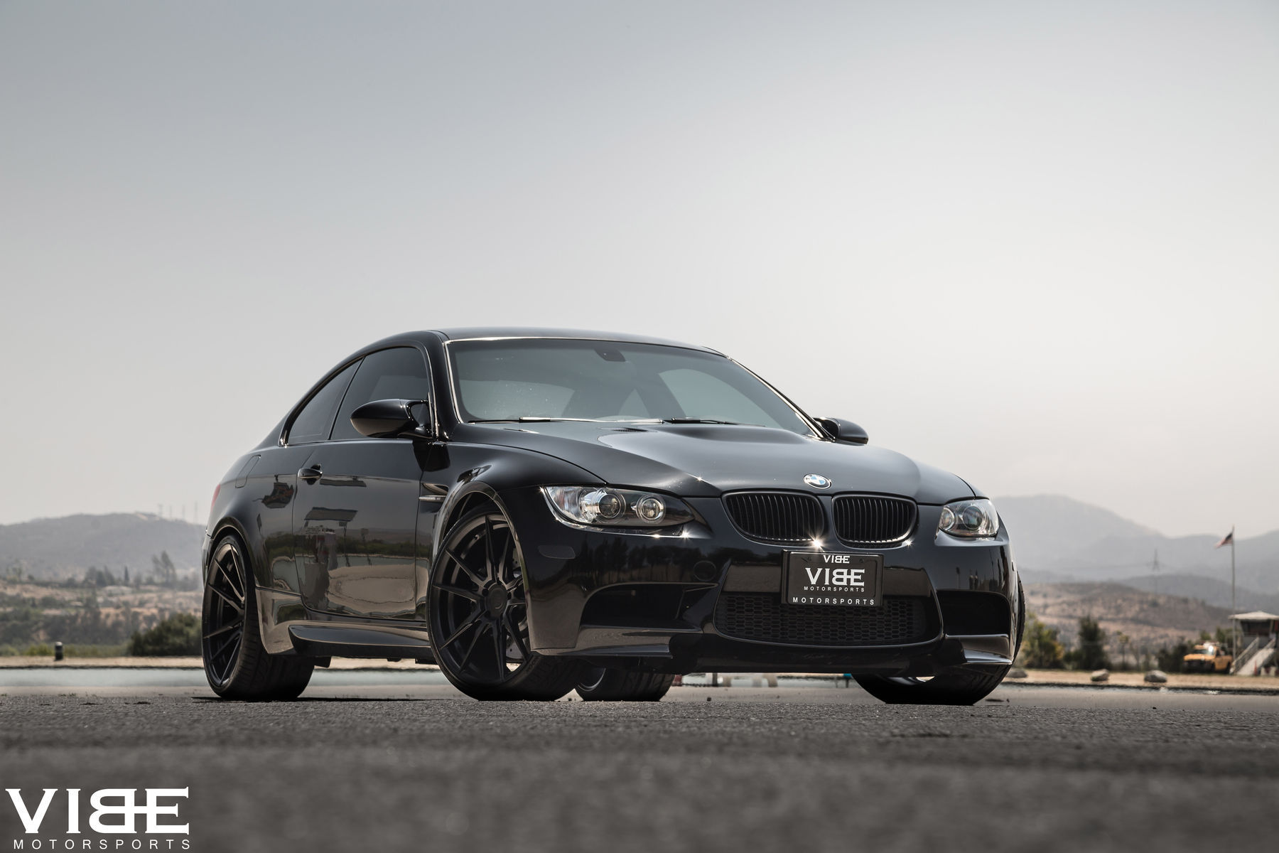 2012 BMW M3 | '12 E92 M3 on Rohana 20's - Iconic
