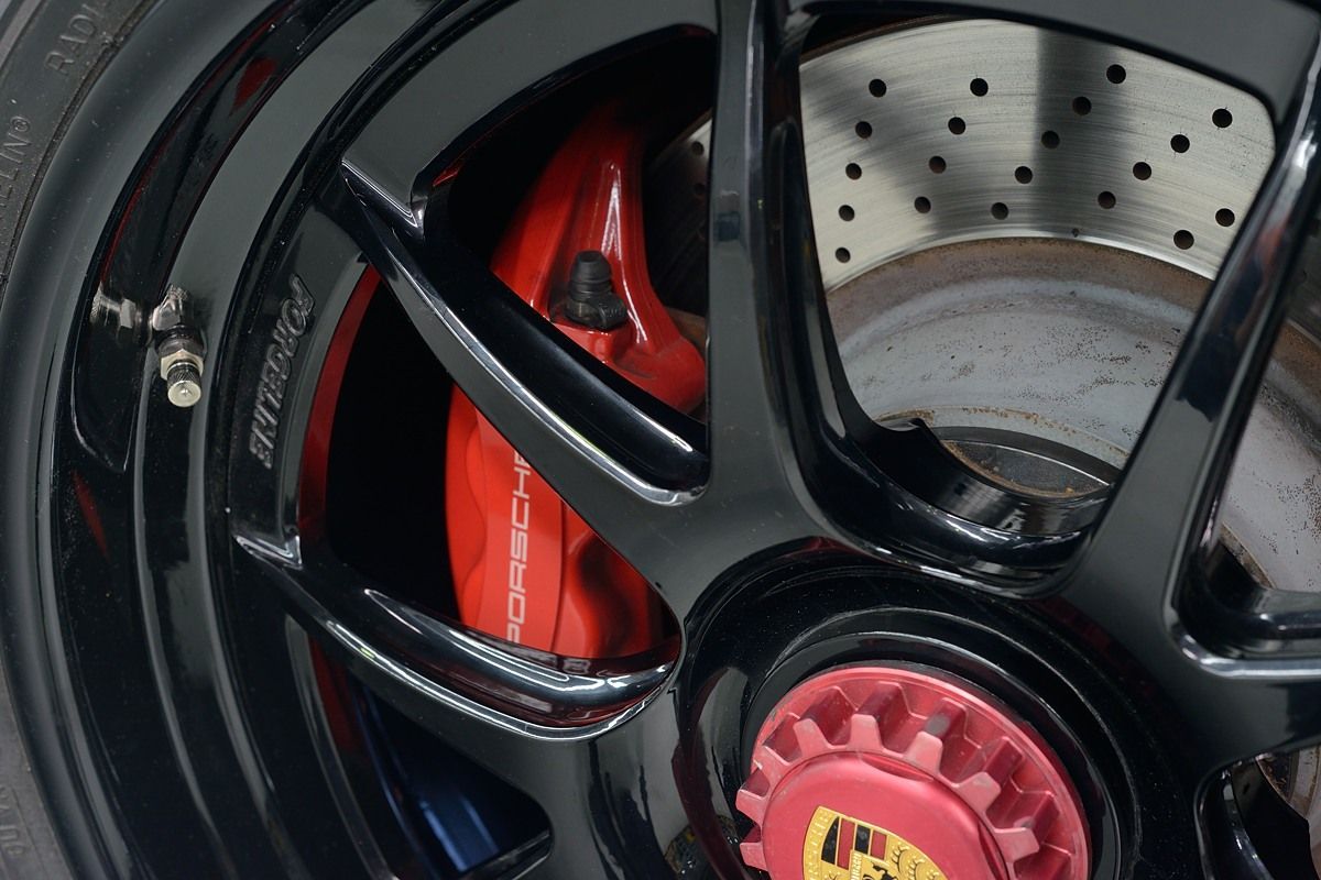 2016 Porsche 997 | Porsche 997.2 Turbo on Forgeline Fluch-Loc Conversion and Center Locking GA3R Wheels