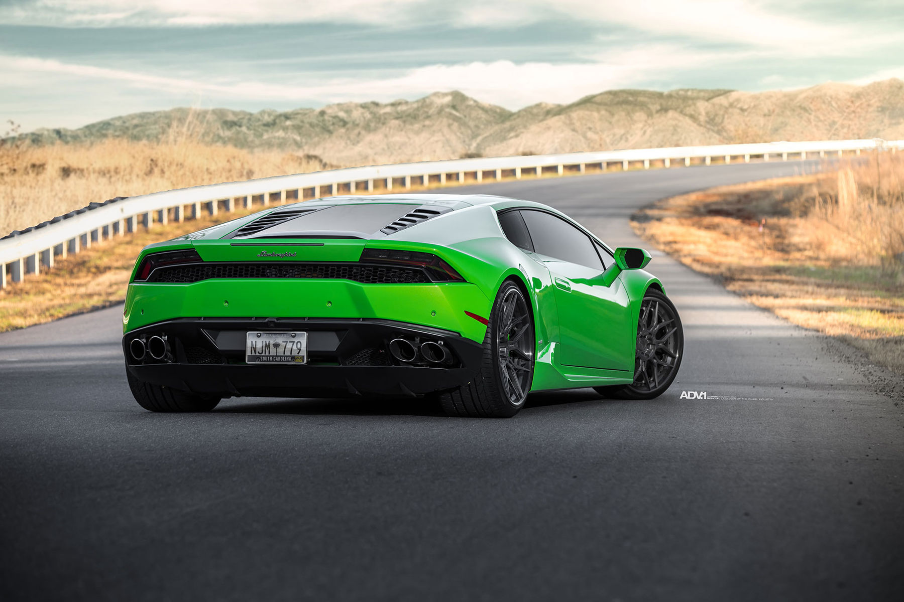 Lamborghini Huracan | Verde Mantis Green Lamborghini Huracan LP610-4 - ADV7 Track Spec CS Series