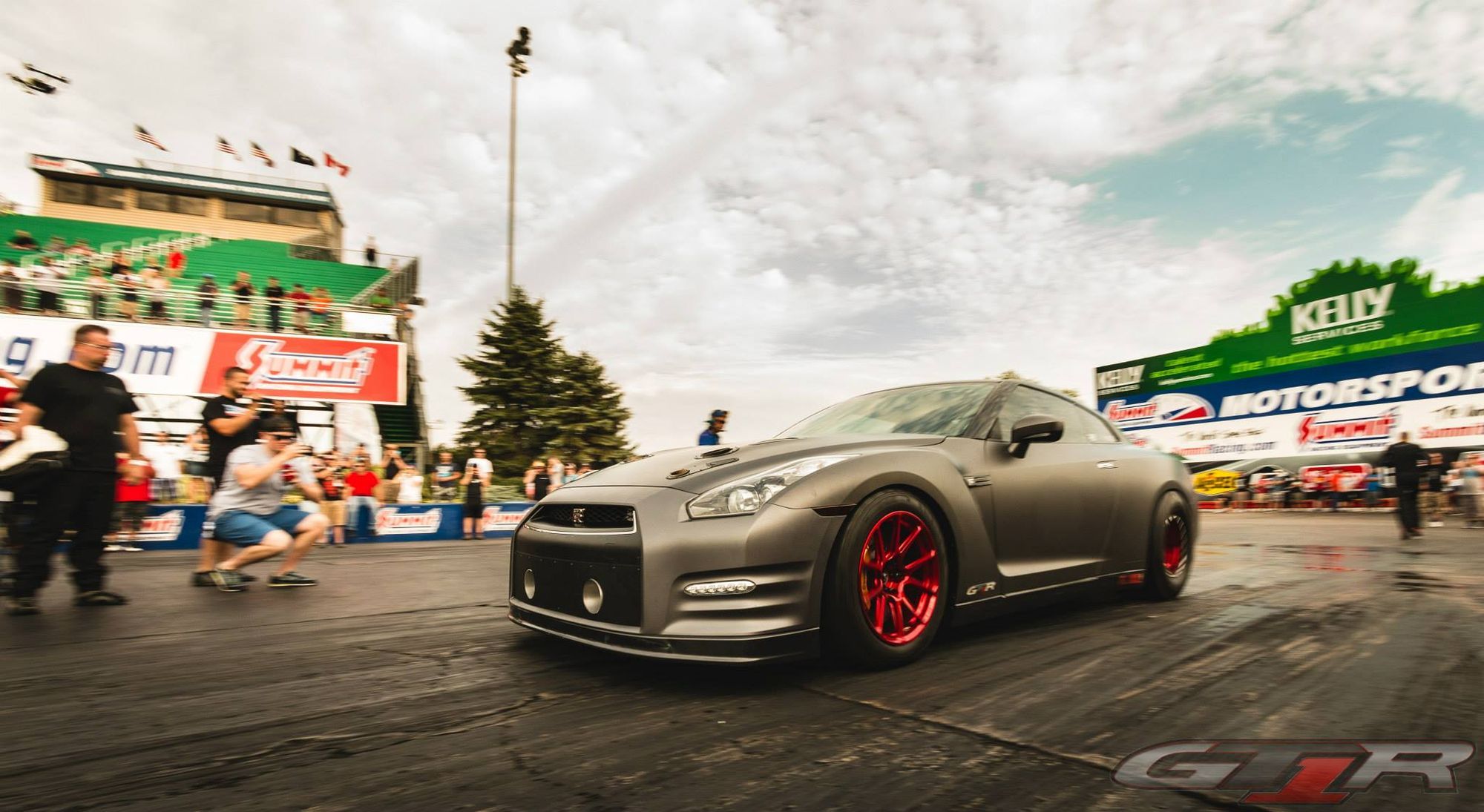 Nissan GT-R | T1 GT-R on Forgeline GS1R Wheels