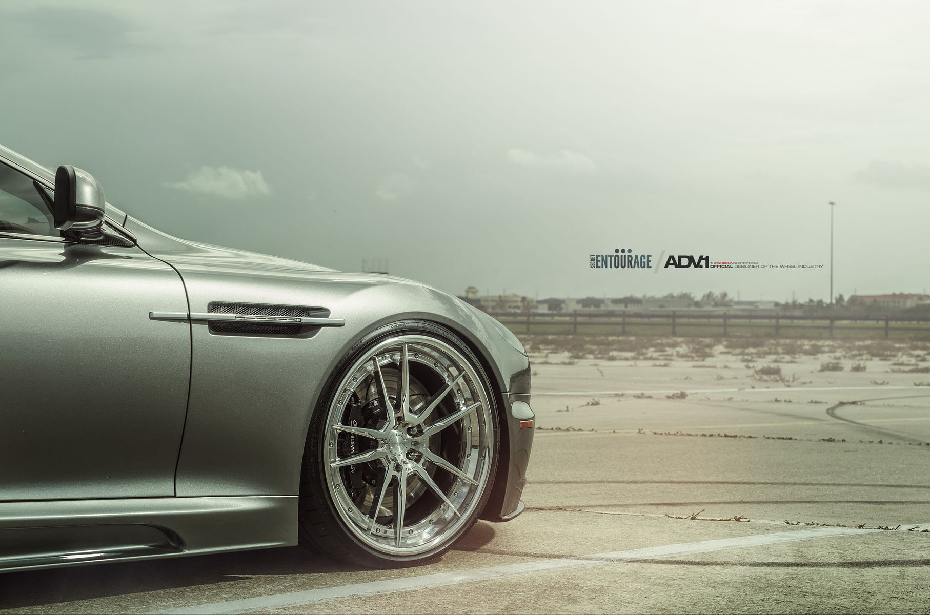  Aston Martin DBS | Aston Martin DBS