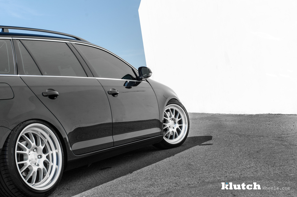 2010 Volkswagen Jetta | '10 VW Jetta Wagon on Klutch SL14's