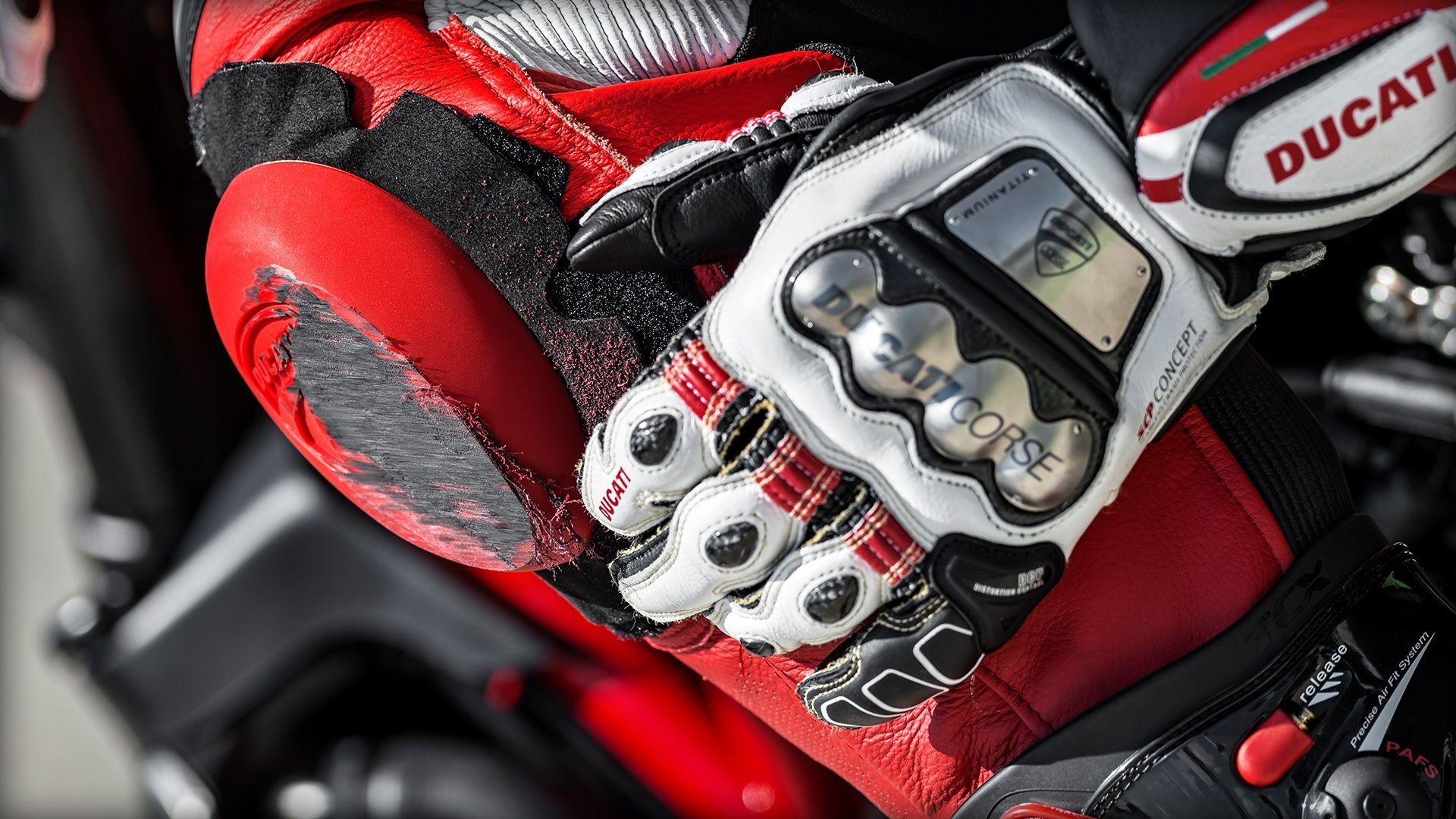 2016 Ducati Monster 1200R | Monster 1200 R - Glove