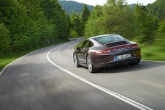 '13 Porsche 911 Carrera 4s