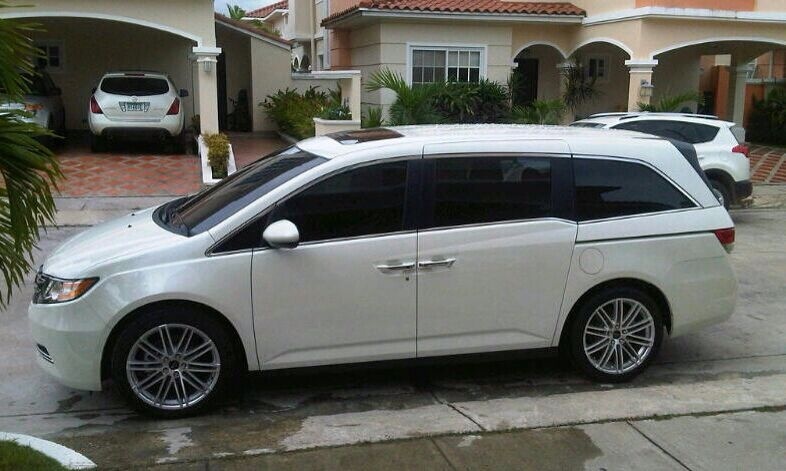 2010 Honda Odyssey | Honda Odyssey on Ruff Racing R955's