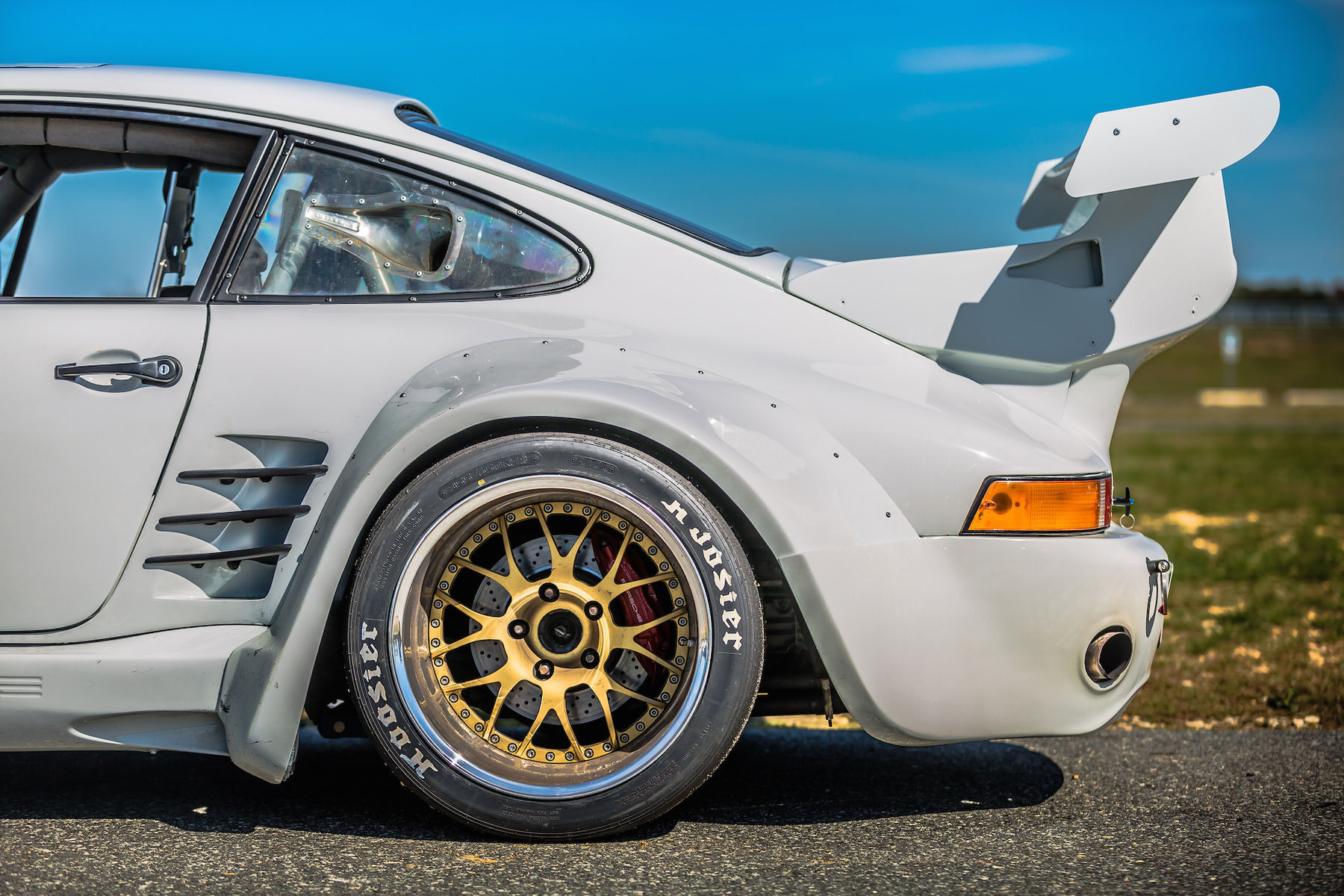 1983 Porsche 911 | Mick Cote's Porsche 911 Turbo Slant Nose on Forgeline WC3R Wheels