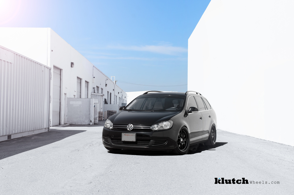 2010 Volkswagen Jetta | '10 VW Jetta Wagon on Klutch SL14's