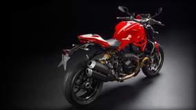 Monster 1200 R - Red Rear