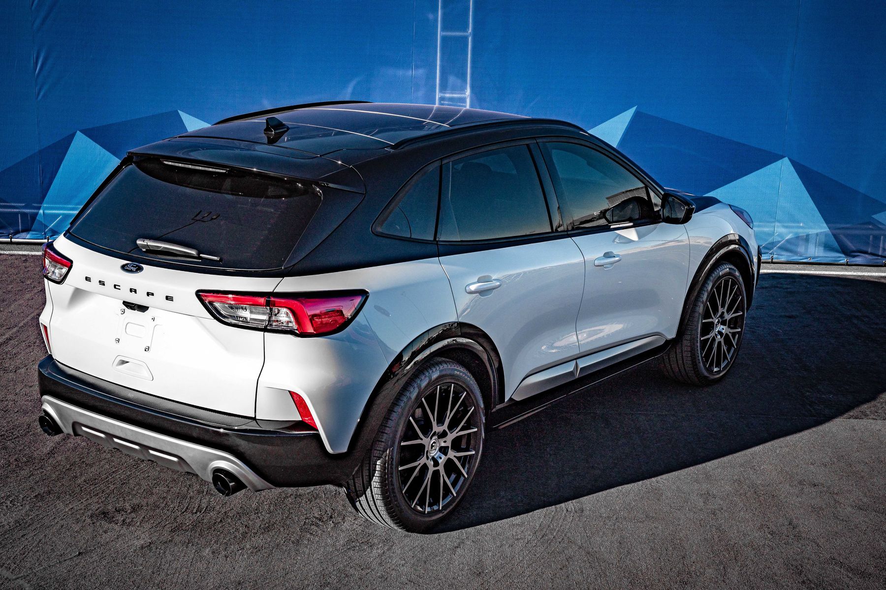 2020 Ford Escape | 2020 Ford Escape SE Sport Hybrid AWD By Air Design USA - High rear 3/4