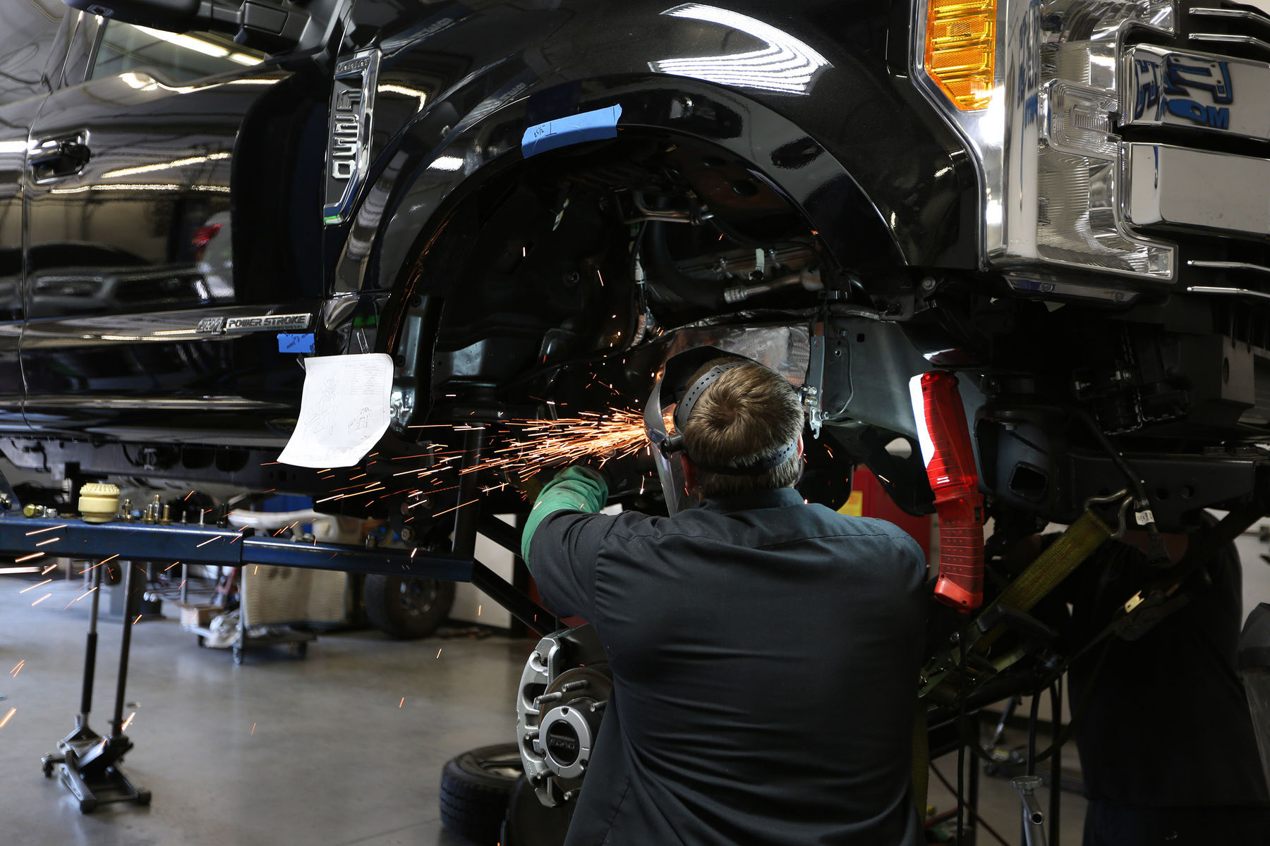 2017 Ford F-250 | 2017 Ford F250 Super Duty 4x4 Lariat Crew Cab “Shockzilla” by Fabtech - Suspension fabrication in action