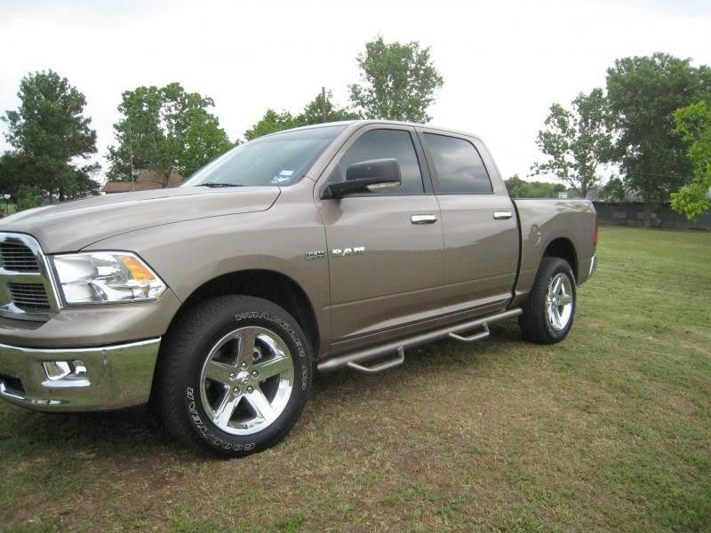 Dodge Ram Pickup 1500 | N-FAB Wheel to Wheel Nerf-Step (Color Match)