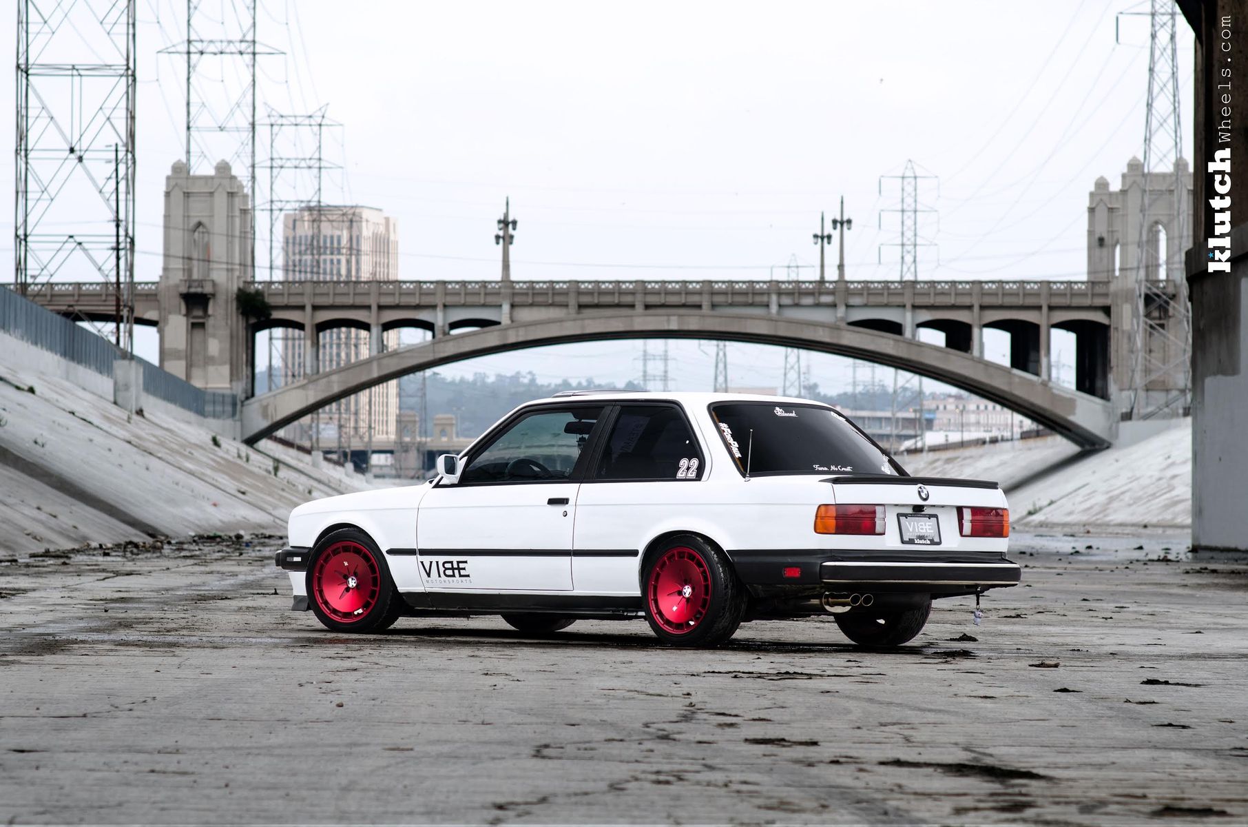 1986 BMW 3 Series | BMW E30 on 15