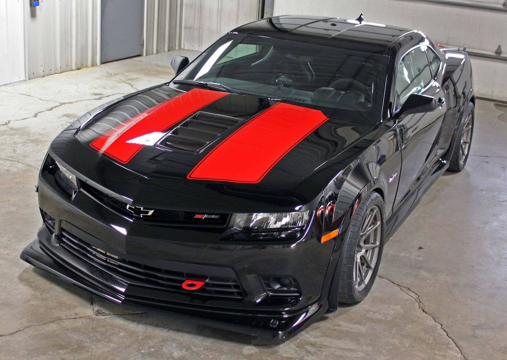2014 Chevrolet Camaro | Ken Thwaits' Showtime Motorsports Camaro Z/28 on Forgeline One Piece Forged Monoblock GA1R Open Lug Open Lug Cap Edition Wheels