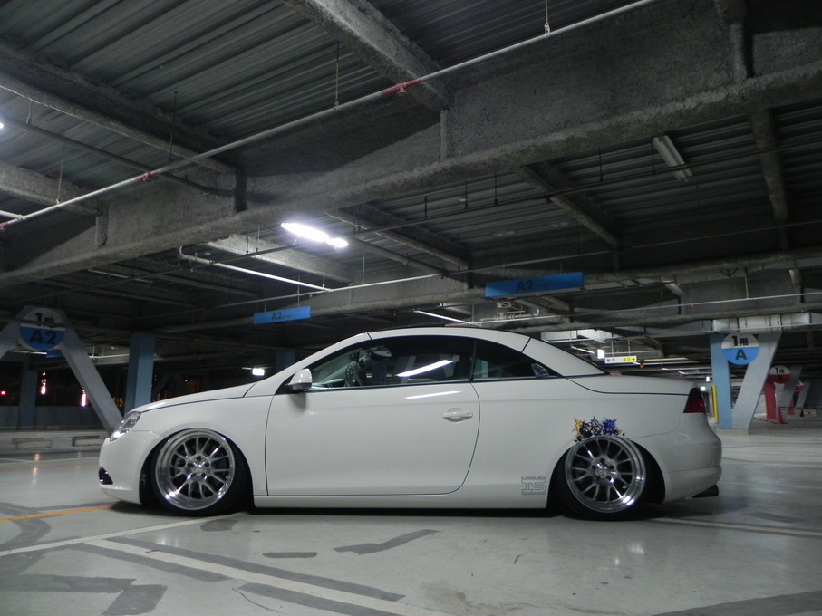 2010 Volkswagen Eos | '10 VW Eos on Klutch SL14's