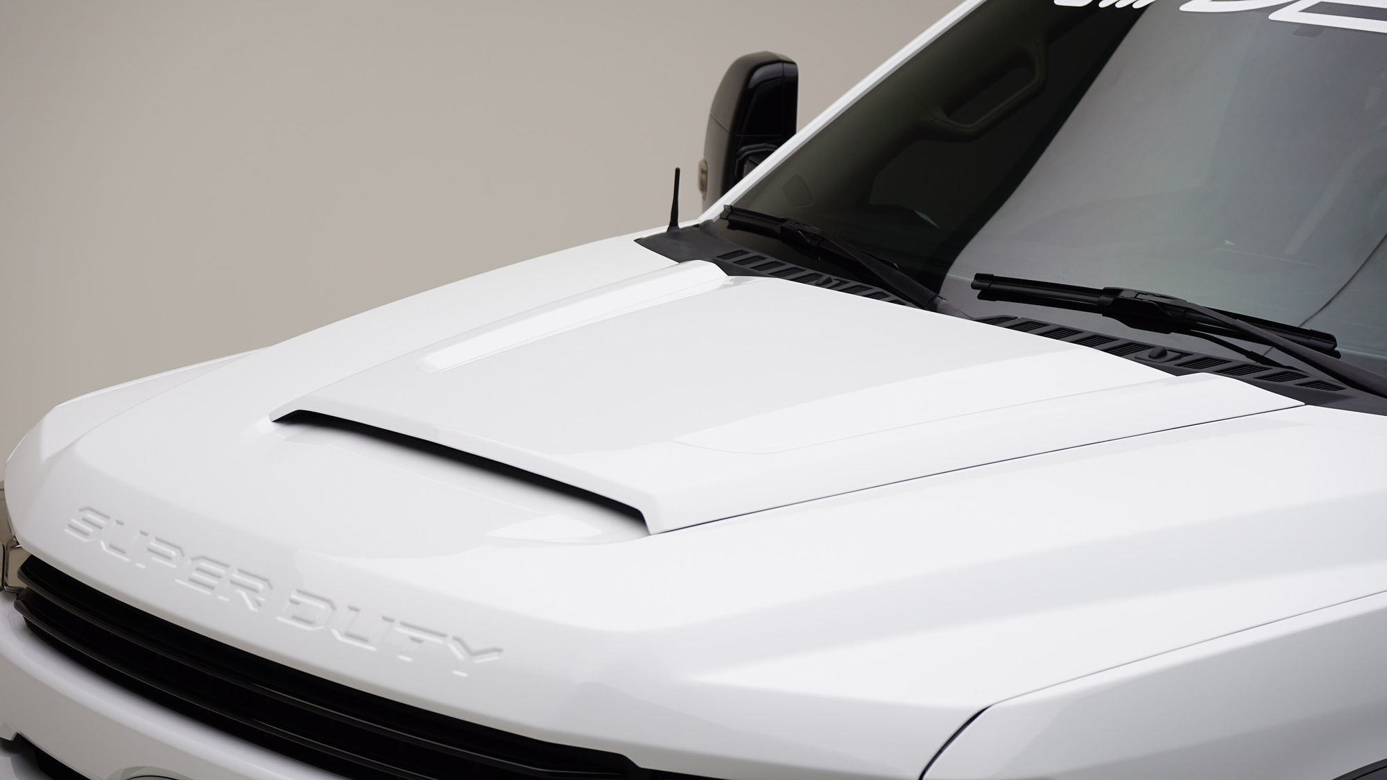 2017 Ford F-250 | 2017 Ford F-250 Super Duty 4x2 Lariat Crew Cab by Airdesign USA - Hood Scoop