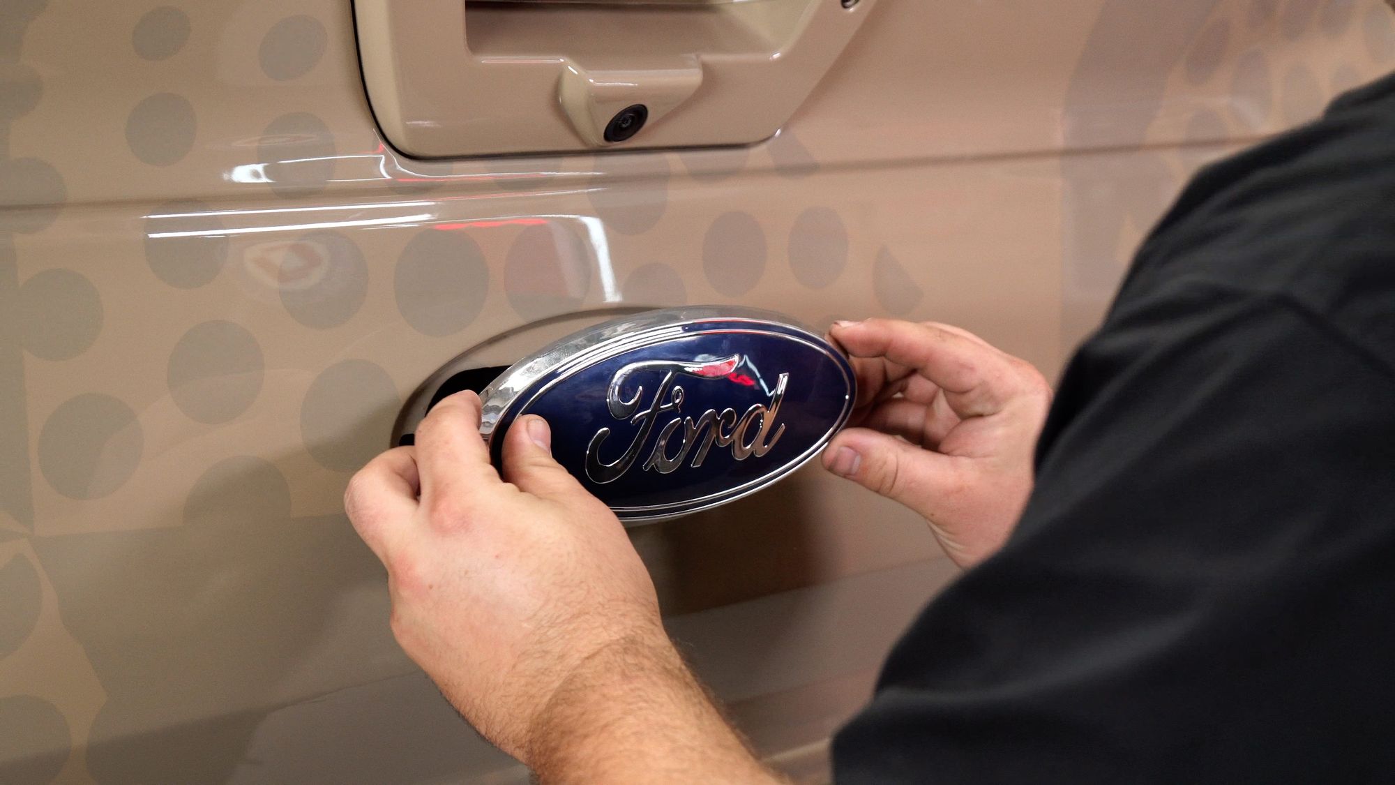 2018 Ford F-150 | 2018 Ford F-150 Lariat SuperCrew by CJ Pony Parts -Emblem FordSEMA