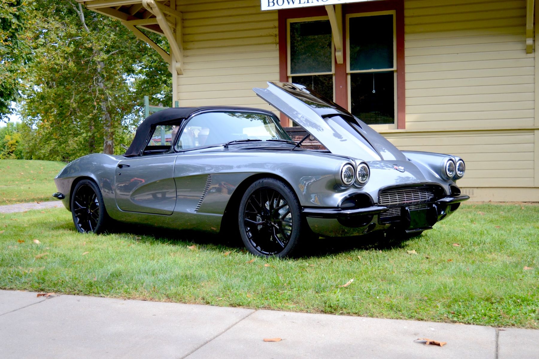 1962 Chevrolet Corvette | Joe Duckro’s 1962 Chevrolet Corvette on Forgeline One Piece Forged Monoblock ZH1 Wheels