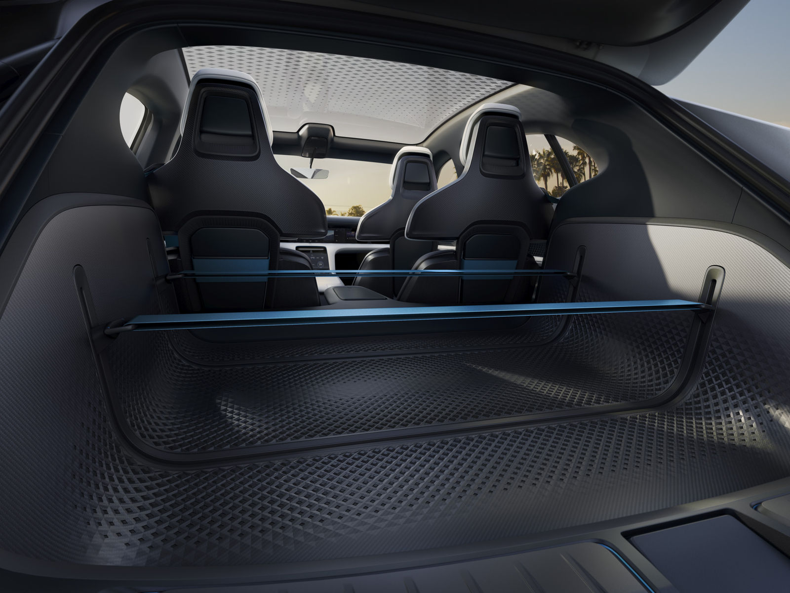  Porsche  | Mission E Cross Turismo - Cargo Space