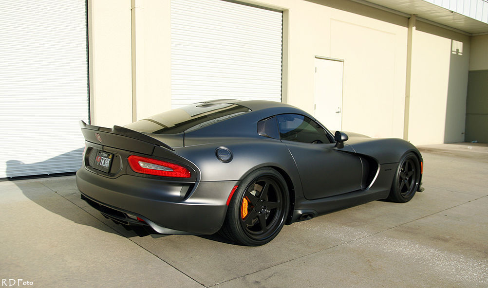  Dodge  | Ryan Frankenfield's Anodized Carbon Special Edition Dodge Viper GTS on Forgeline Heritage Series FF3 Wheels