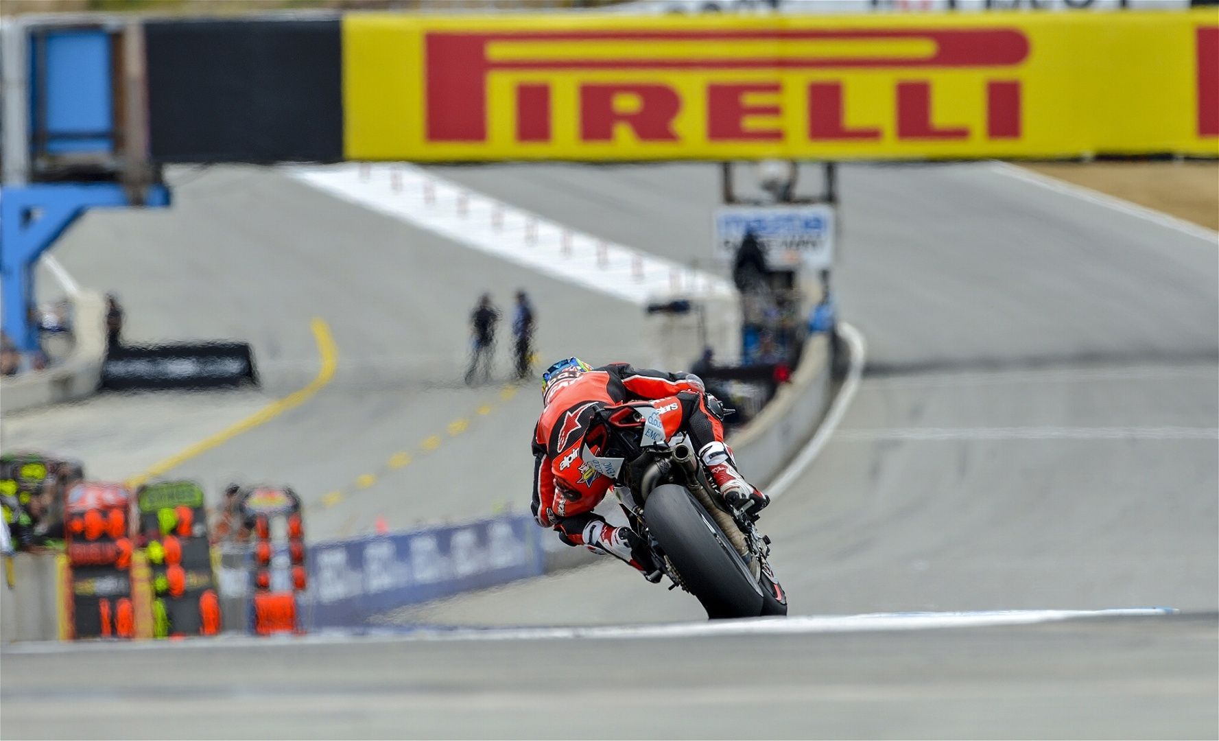 2015 Ducati Panigale R | Chaz steps on the gas at Laguna Seca