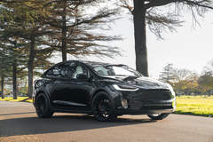 Tesla Model X P100D on 22" Avant Garde M615 Wheels - Front End 