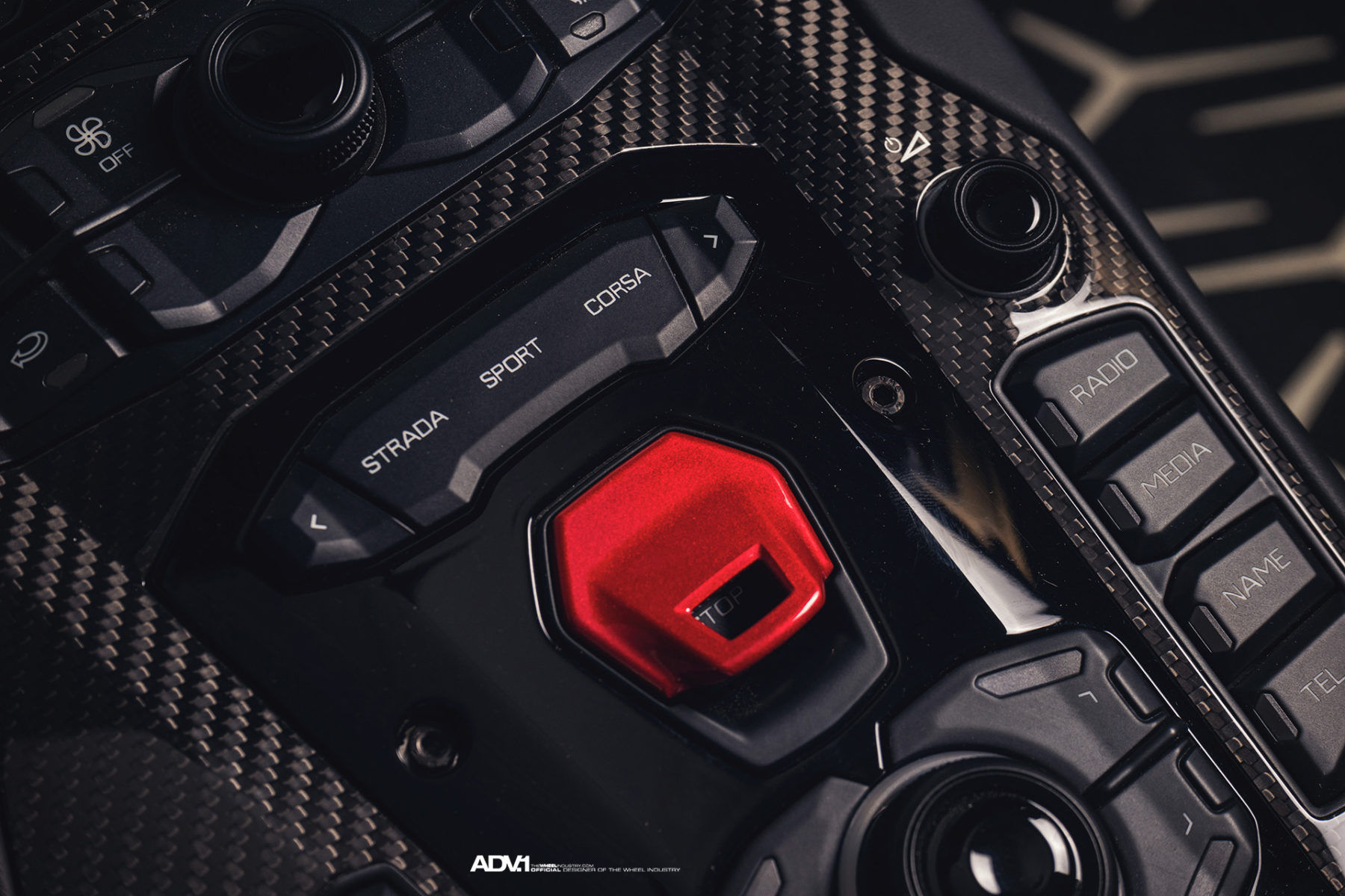 Lamborghini Aventador | Gold Lamborghini Aventador SV Roadster LP750-4 - ADV1 ADV5.3 Track Spec CS Series Centerlock